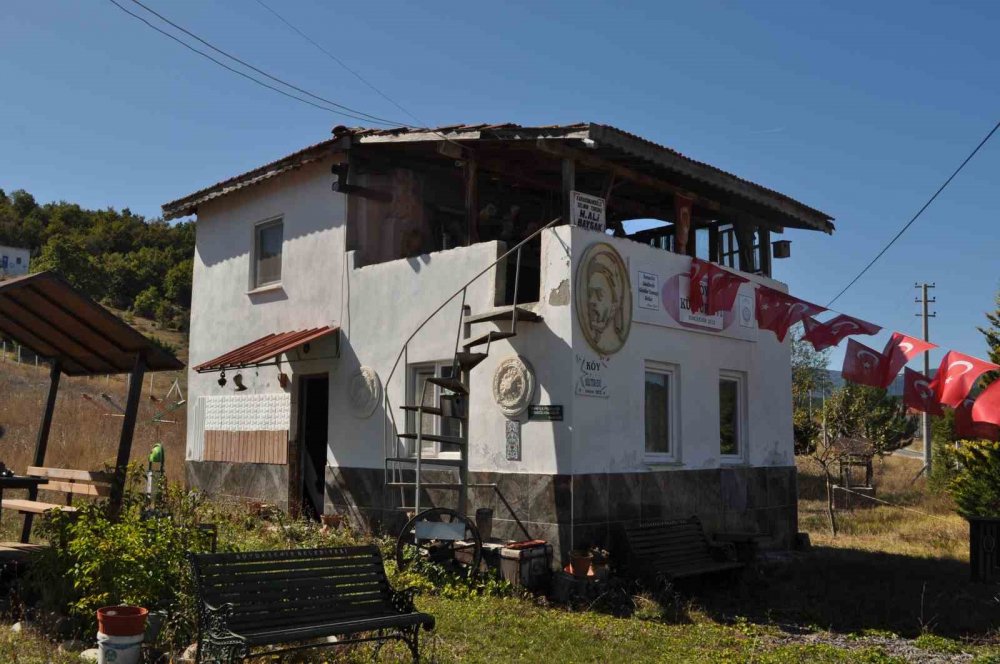 Topladığı Köy Eşyalarıyla Müze Oluşturdu