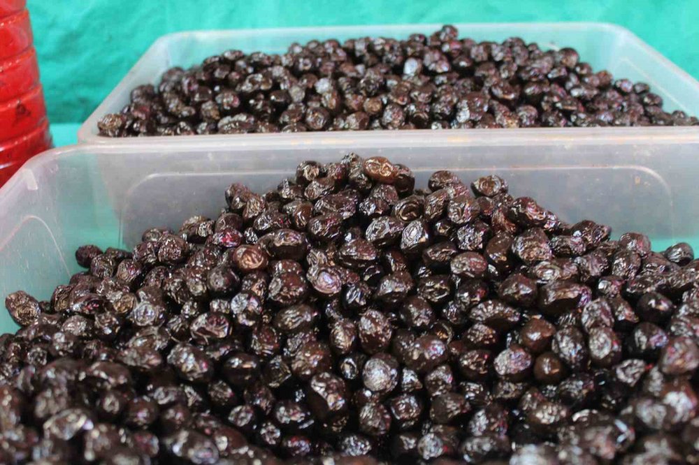 Zeytin Tezgâhlarında Vatandaşların Tercihi Siyah