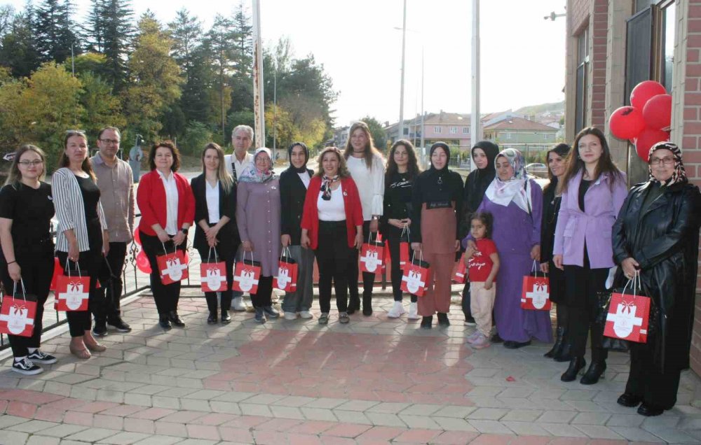 Bozüyük’te En Çok Kitap Okuyan 100 Kişiye Hediye