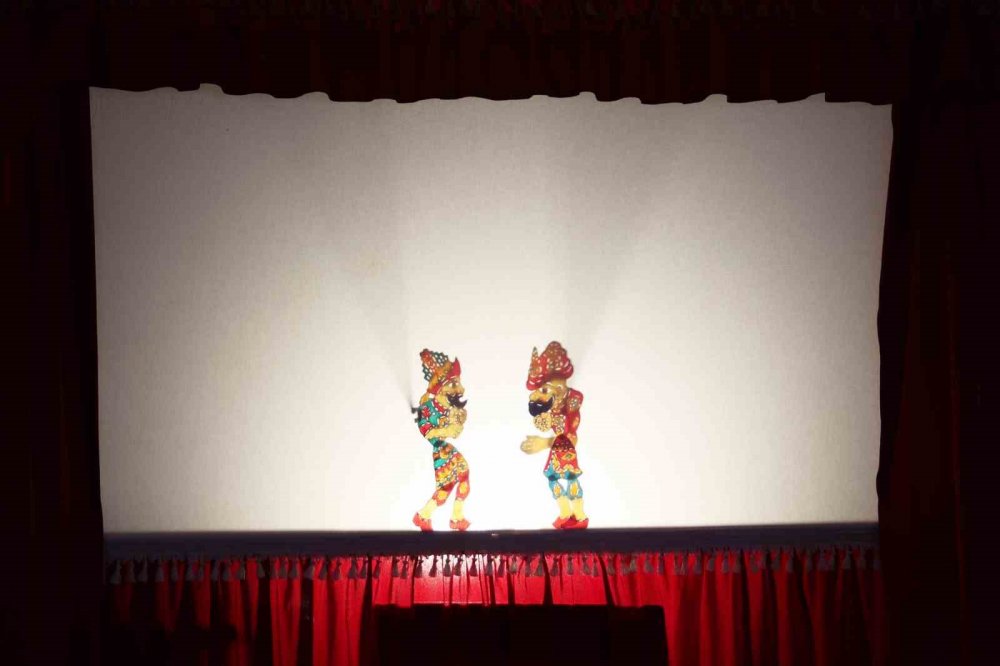 Karagöz Ve Hacivat Enerji Tasarrufu İçin Çocuklarla Buluştu
