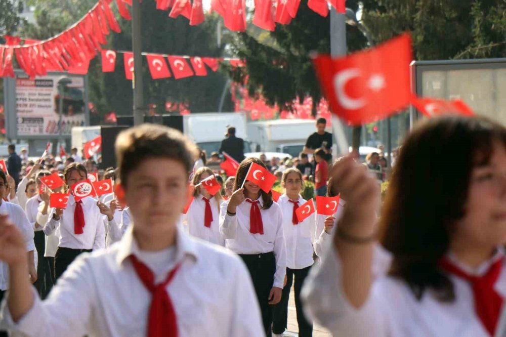 1923 Öğrenciden Göz Dolduran Harmandalı Zeybeği Gösterisi