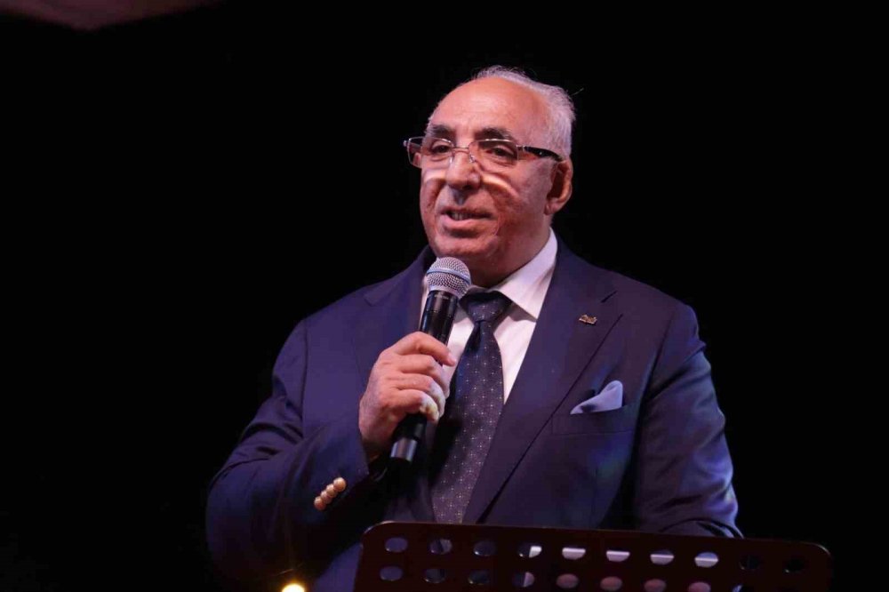 Cumhuriyet’in 100. Yılını Salonda Değil Kortejle Meydanda Kutladılar
