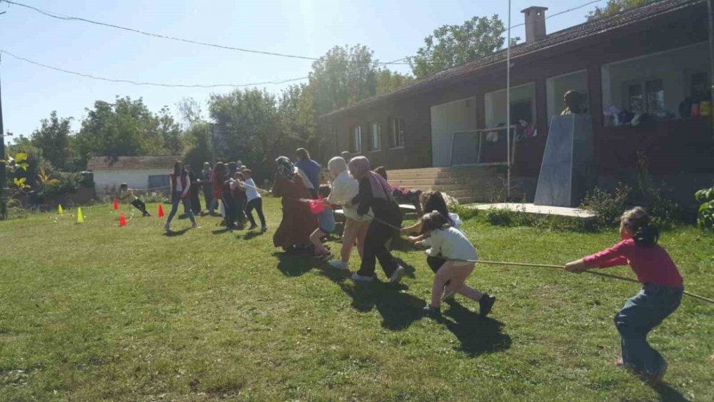 Minikler Güzel Havanın Tadını Çıkardı