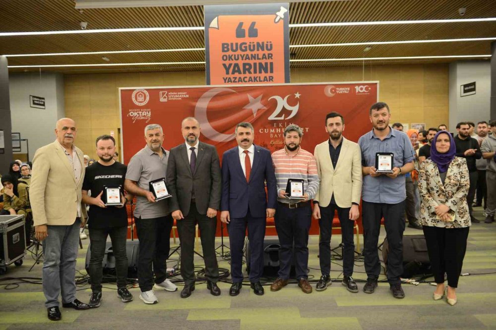 Fotoğraf Sanatçılarından ‘bayrak’ Resitali