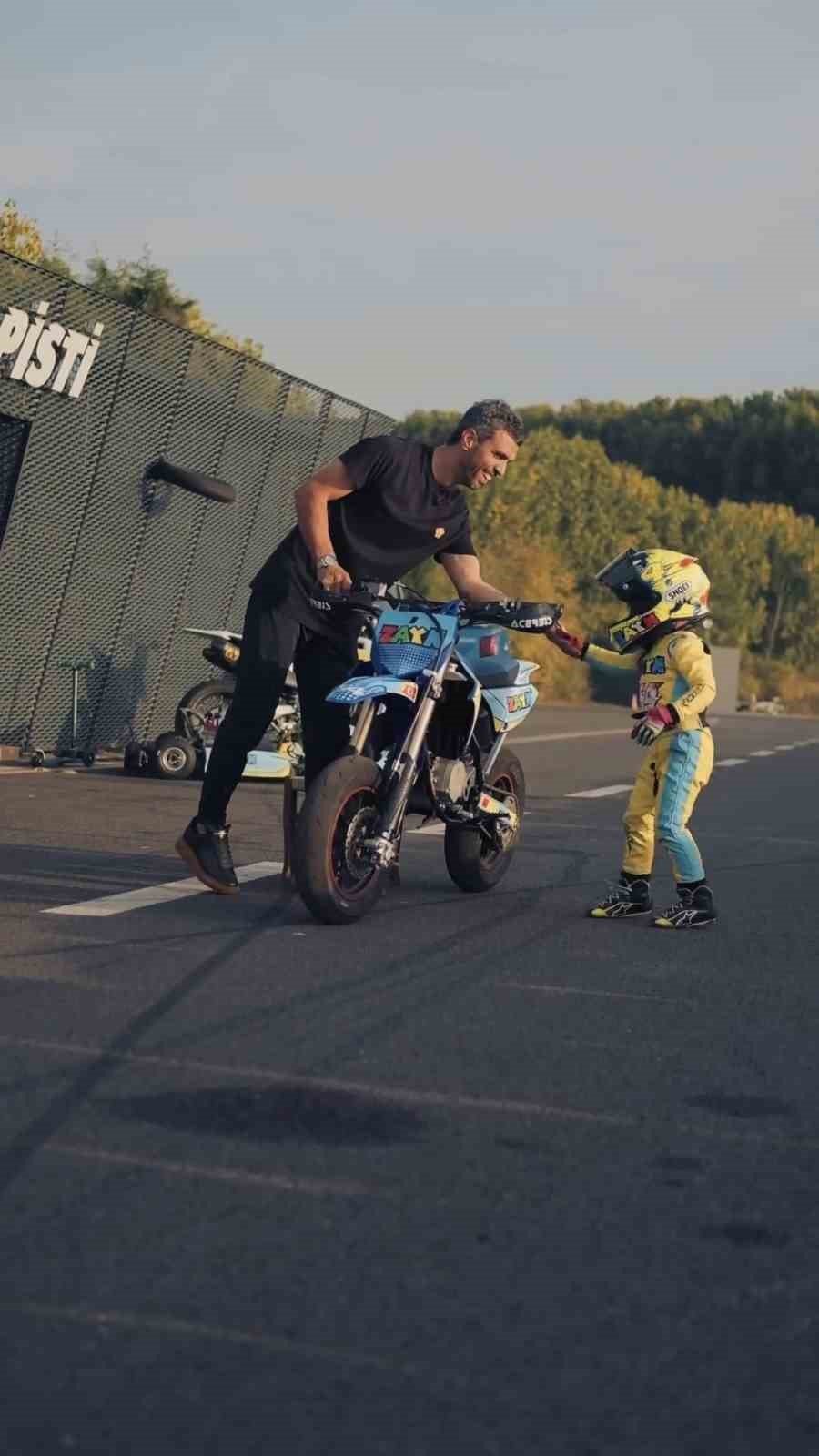 İlk Kez Vitesli Motor Kullanan Minik Zayn Bu Kez Korkuttu