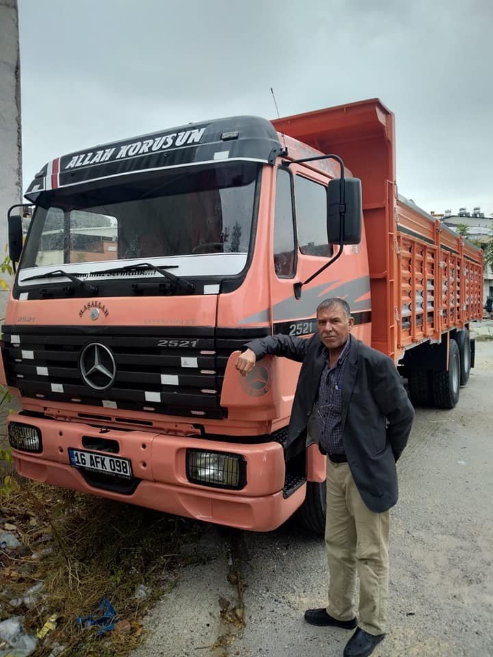 Otomobil Kamyona Arkadan Çarptı: 2 Ölü