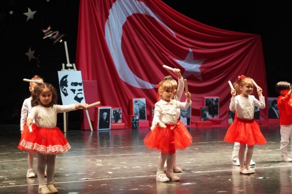 Miniklerin Gösterileri Büyük Beğeni Topladı