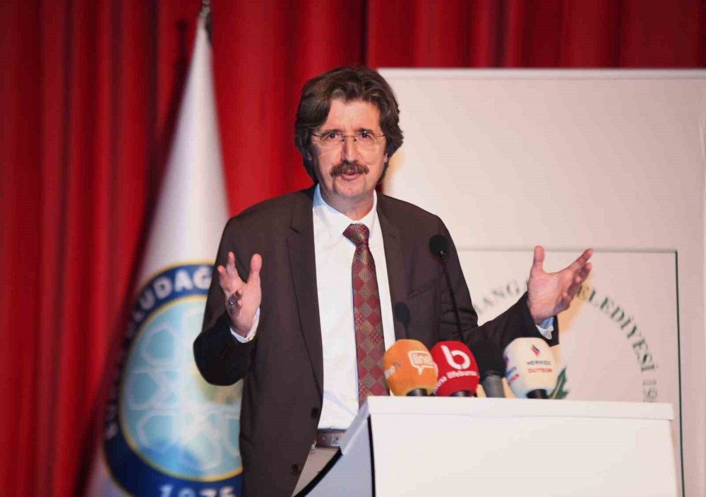Necip Fazıl Kısakürek’in Hayatı Ve Eserleri Konuşuldu