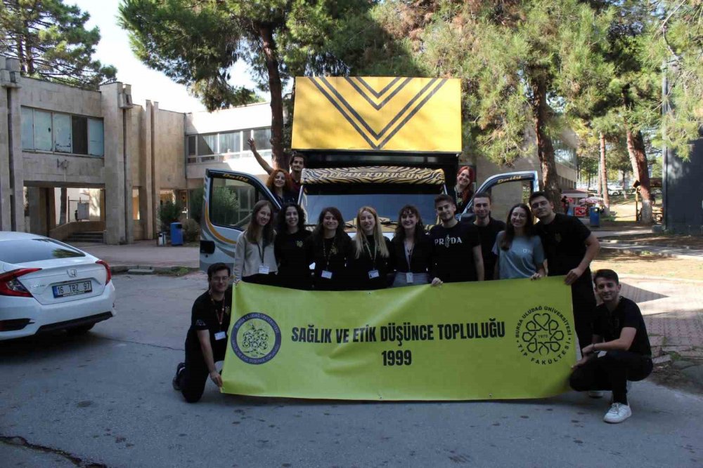 Tıp Öğrencileri Çadır Projesiyle Gönüllü Sağlık Hizmeti Vermeye Devam Ediyor