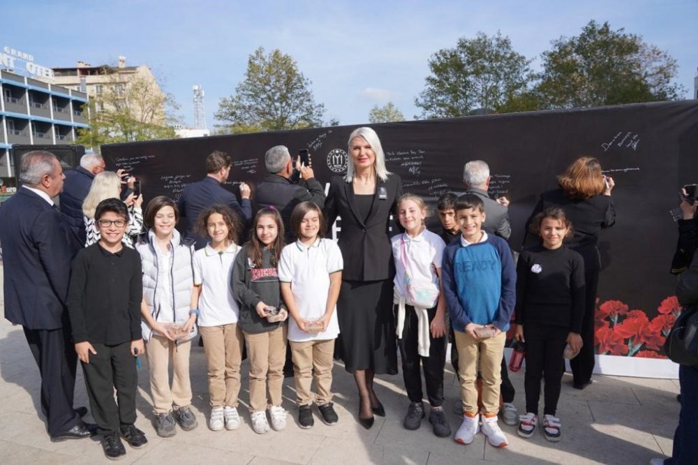 Atatürk İçin Duygu Ve Düşüncelerini Yazdılar