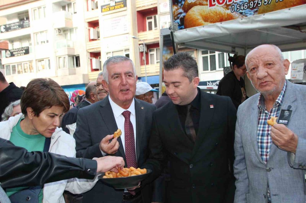 Atatürk Ve Silah Arkadaşları İçin Lokma Döküldü