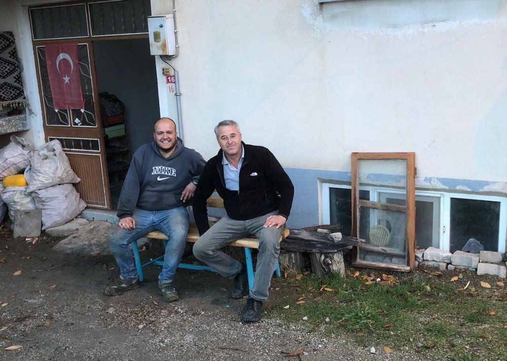 Mahalle Muhtarından Her Evin Önüne Oturma Bankı