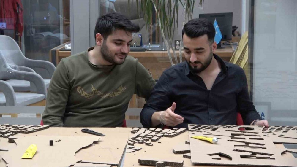 Sınavlarına Hazırlanan Öğrenciler Kütüphanede Sabahladı