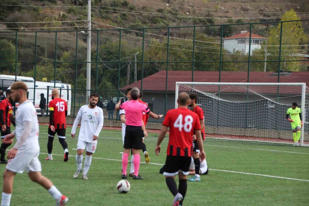 1969 Bilecik Spor Kulübü Kendi Evinde 3 Puanı Kaçırdı