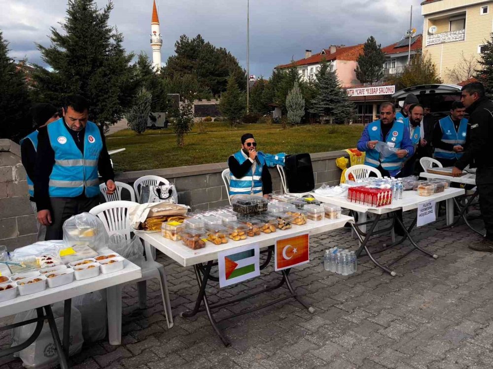 Dumlupınar’da Filistin İçin Hayır Çarşısı