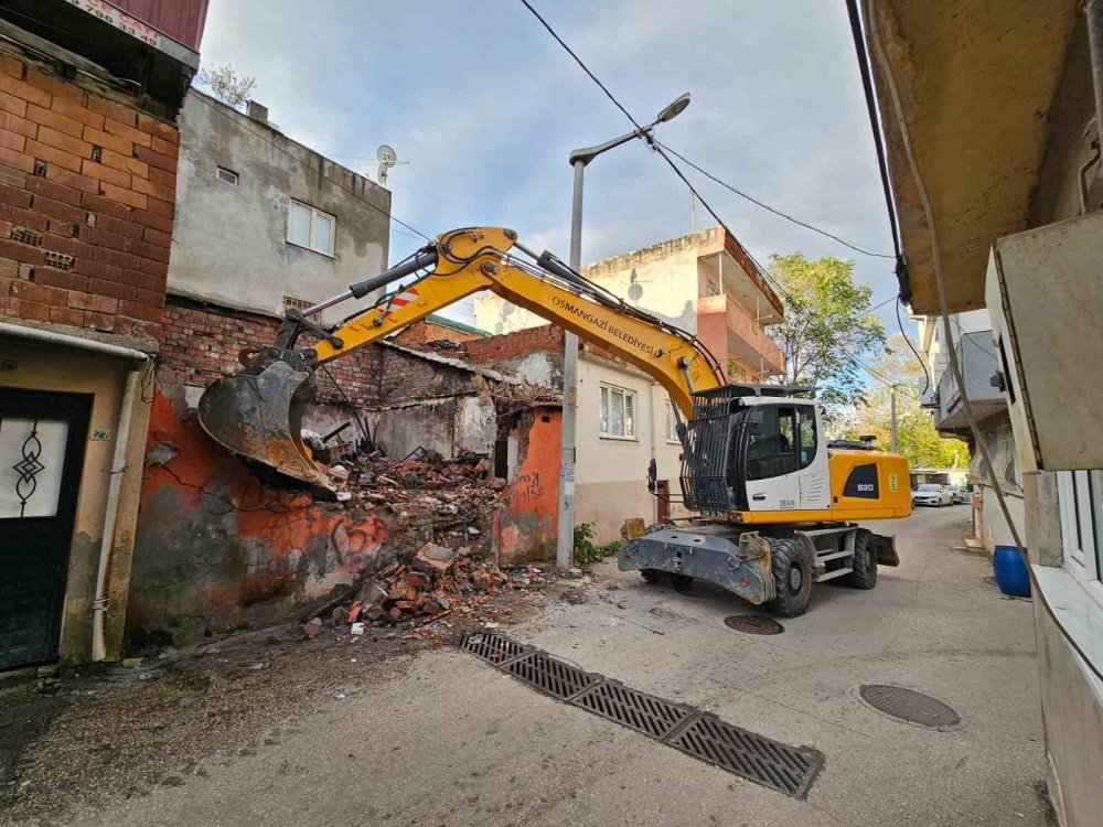 Metruk Binalar Yıkılıyor