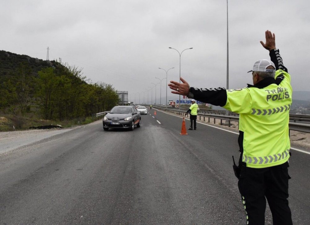 Trafik Denetiminde 8 Sürücüye İdari Para Cezası Yazıldı
