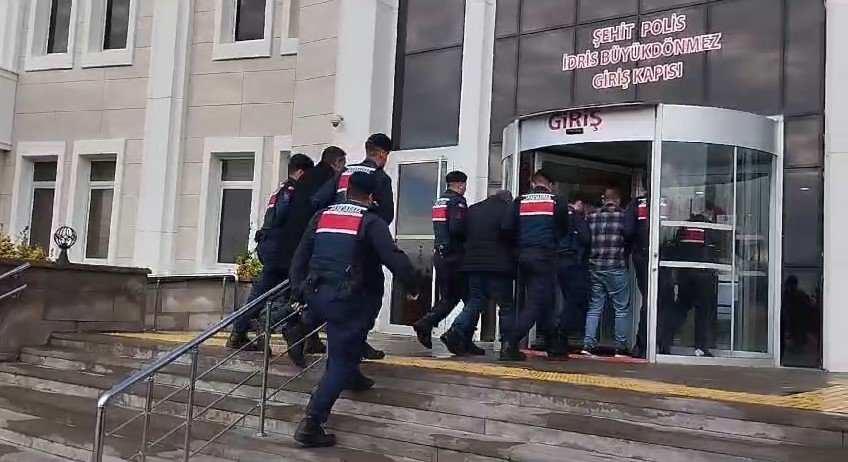10 Milyon Dolar Değerinde Tarihi İncil Ele Geçirildi