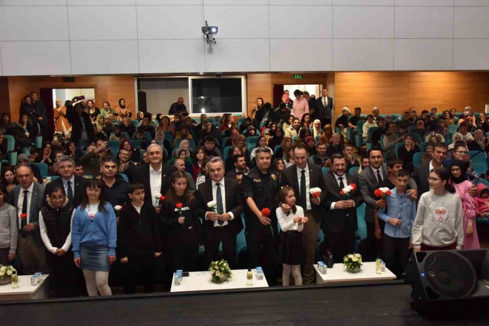 Bozüyük’te Öğrencilerden 3 Aralık Dünya Engelliler Günü Farkındalık Programı