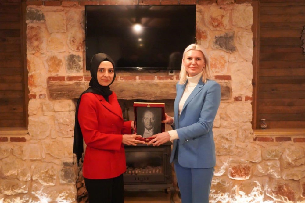Belediye Başkanından Özel Veda Hediyesi