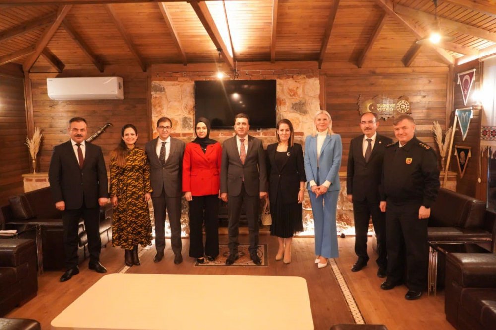 Belediye Başkanından Özel Veda Hediyesi