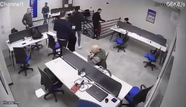 Deprem Esnasından Çarpıcı Görüntüler