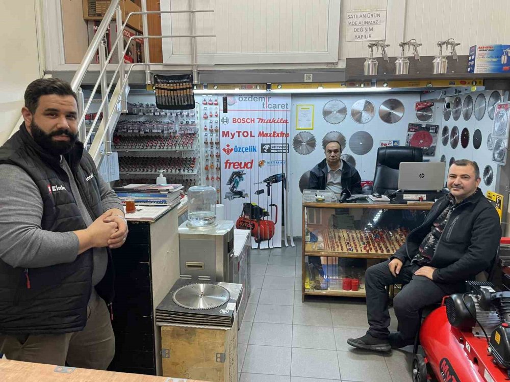 Depremde Çayını Alıp Dışarı Kaçan Adam İha’ya Konuştu