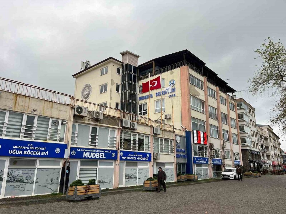 Depremden Sonra Mudanya Belediyesi Tedbir Amaçlı Boşaltıldı