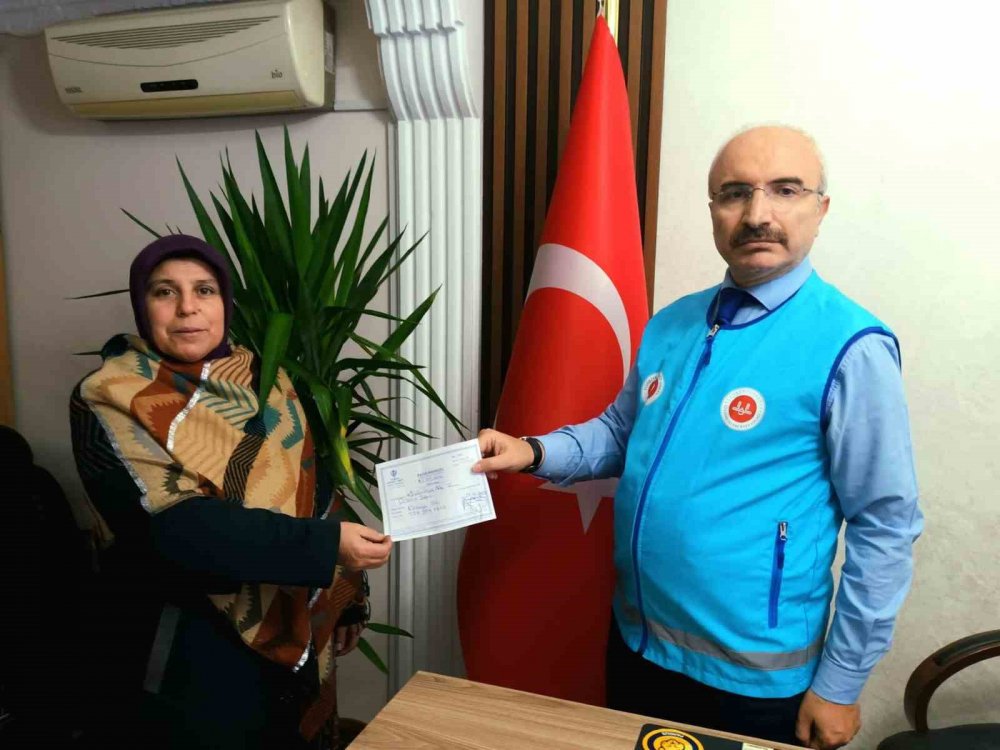 Filistin’li Mazlumlar İçin Duygulandıran Bağış