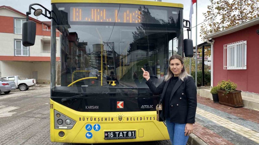Mahalleye 5 Yıl Sonra Gelen Otobüsü Böyle Karşıladılar