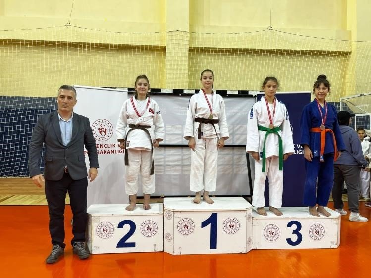 Müsabakalara Ev Sahipliği Yaptı