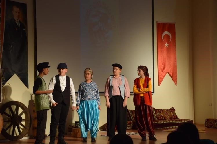Tiyatro Gösterisi Büyük Beğeni Topladı
