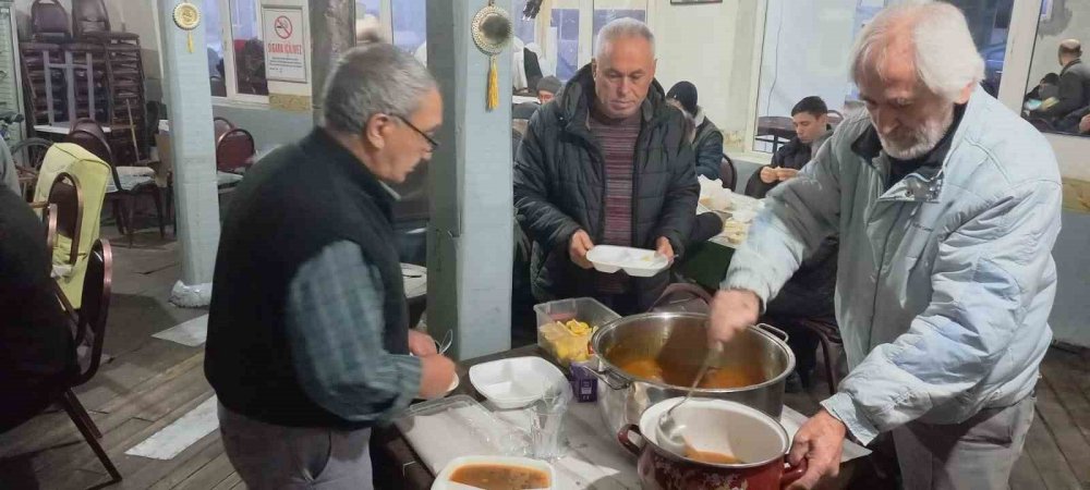 Cemaat Sabah Namazında Buluştu