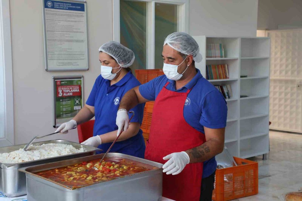 3 Milyon Porsiyon Sıcak Yemek Yardımı