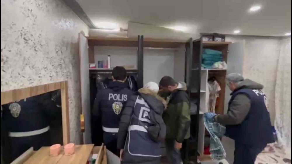 3.5 Milyonluk Vurgun Yapan Çeteyi Çökerttiler