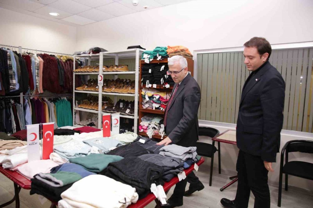 ’Kızılay Butik’  Öğrencilerin Hizmetine Açıldı