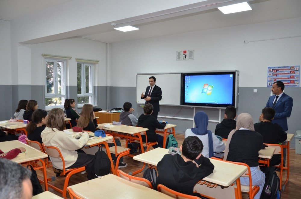 Bil-en Projesi Kapsamında Kitap Okuma Saatleri Devam Ediyor