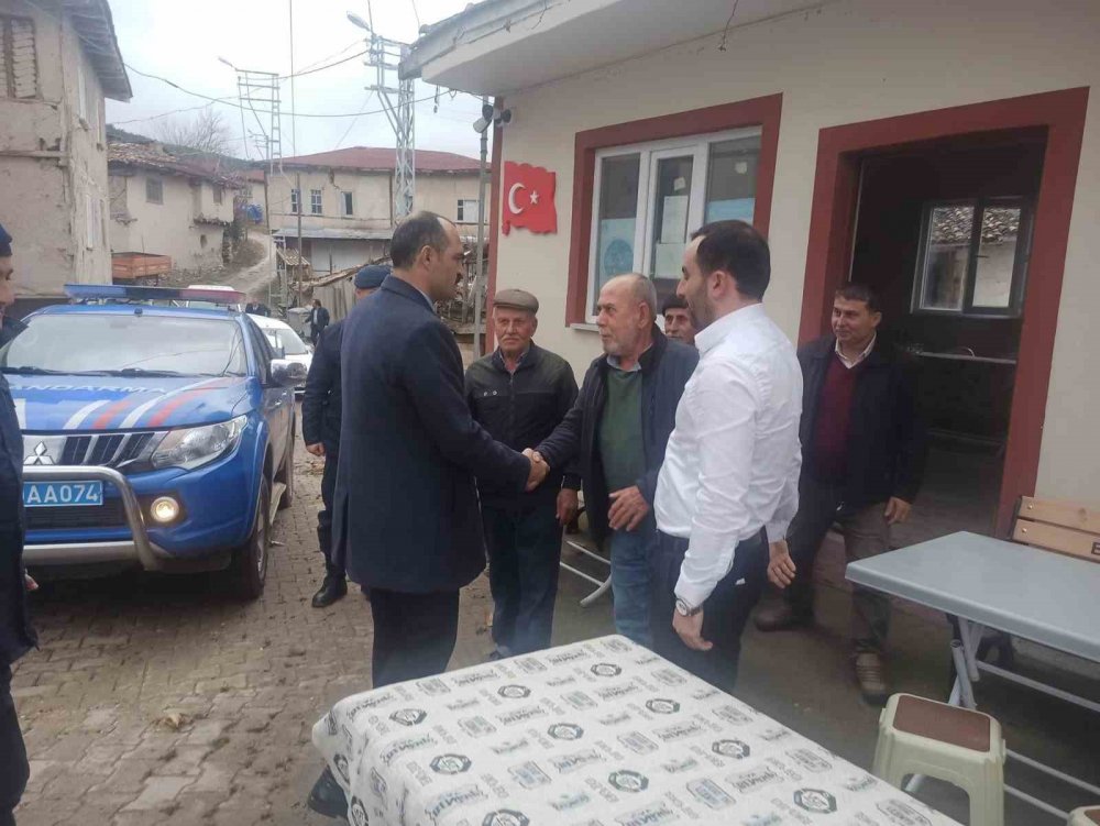 Kaymakam Sözen Halk İle Buluşarak Taleplerini Dinliyor