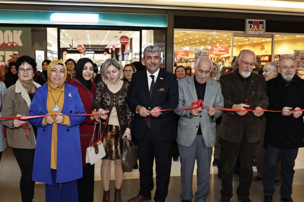Selçuklu’dan Günümüze Gelen Motifleri Ağaç Parçalarına İşleyerek Yaşatıyor