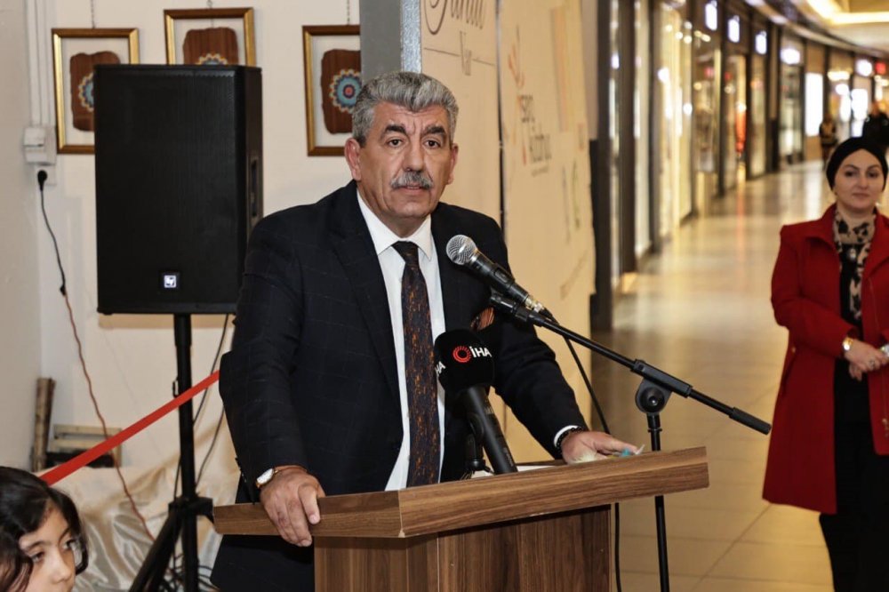 Selçuklu’dan Günümüze Gelen Motifleri Ağaç Parçalarına İşleyerek Yaşatıyor