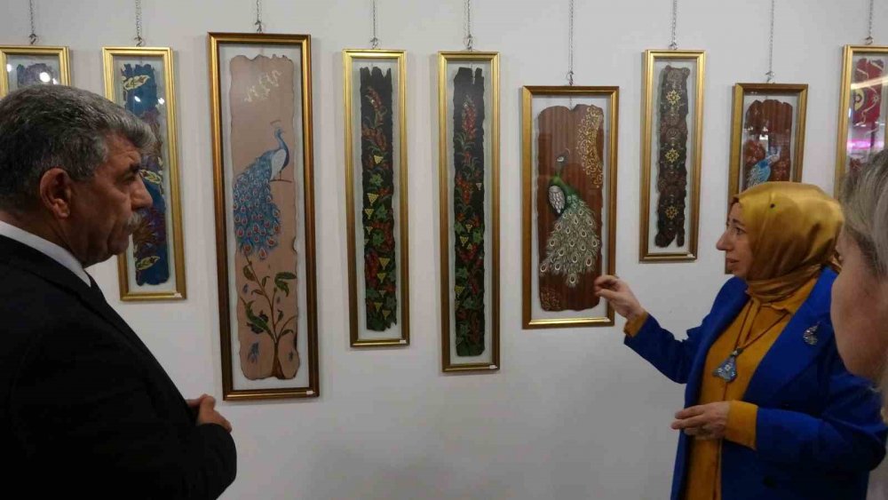 Selçuklu’dan Günümüze Gelen Motifleri Ağaç Parçalarına İşleyerek Yaşatıyor