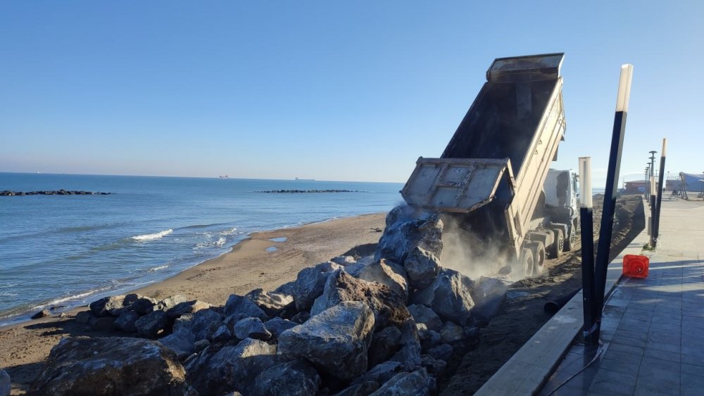 Karadeniz Karasu’yu Parça Parça Yutuyor