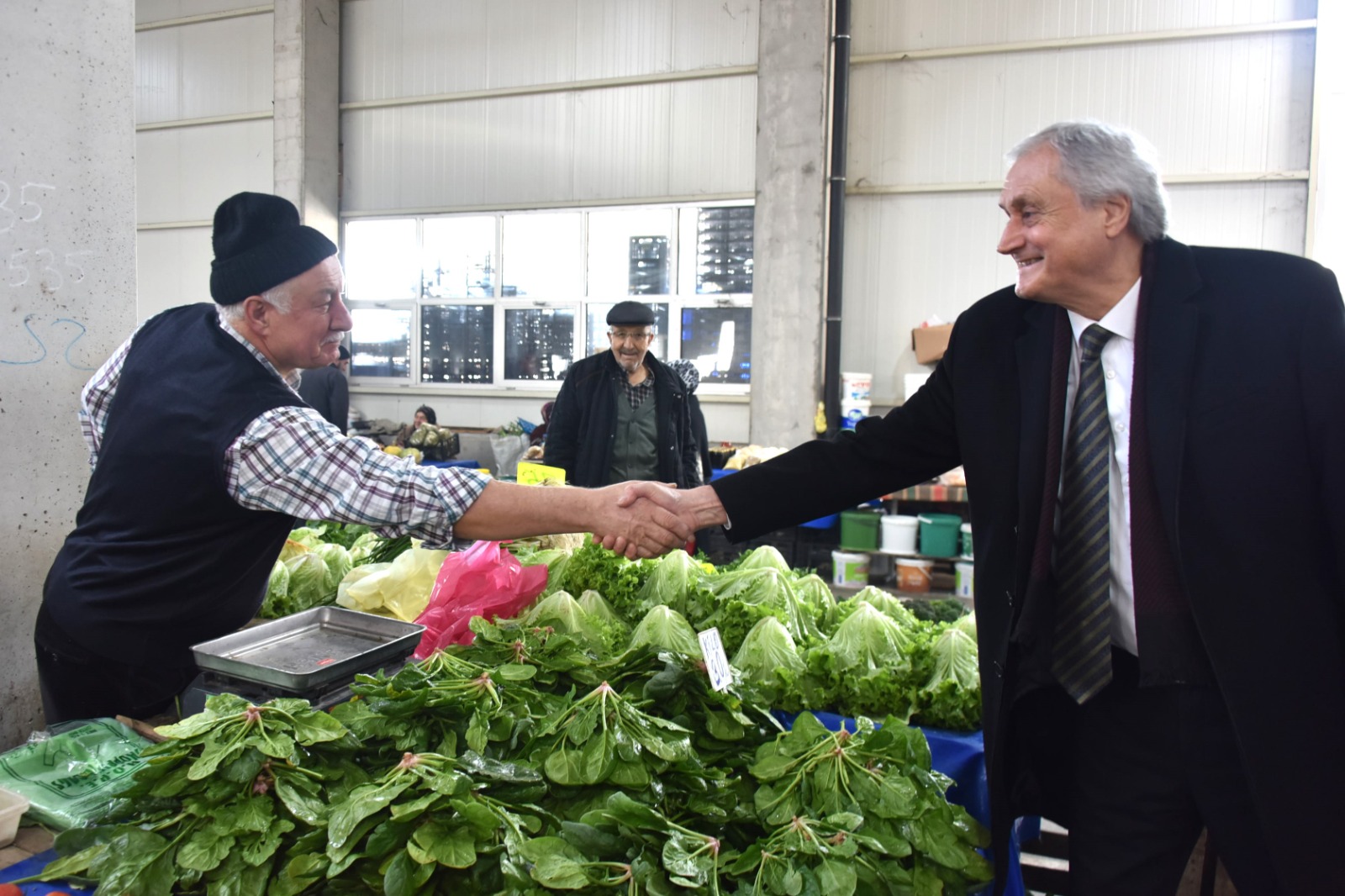 baskan-bakkalcioglundan-pazar-ziyareti-5.jpg