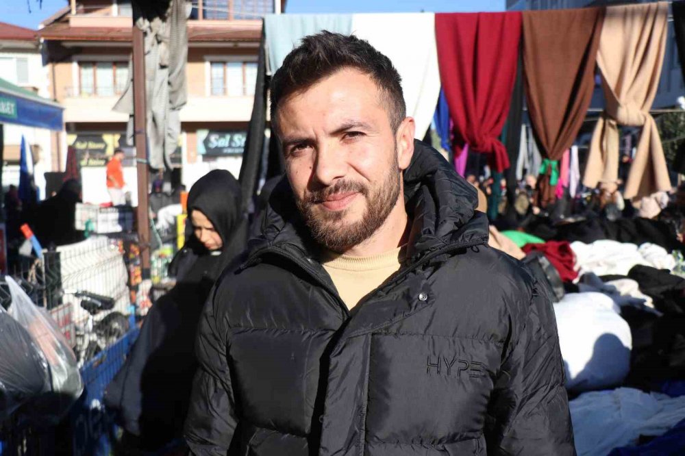 Bu Da Fenomen Pazarcı: Yaptığı Şovlarla Kendine Hayran Bırakıyor