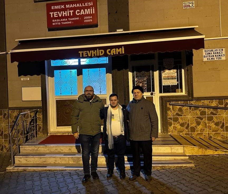 Down Sendromlu Muhtar Adayı Mücahit Kırdaş Her Sabah Camilerde Çorba Dağıtıyor