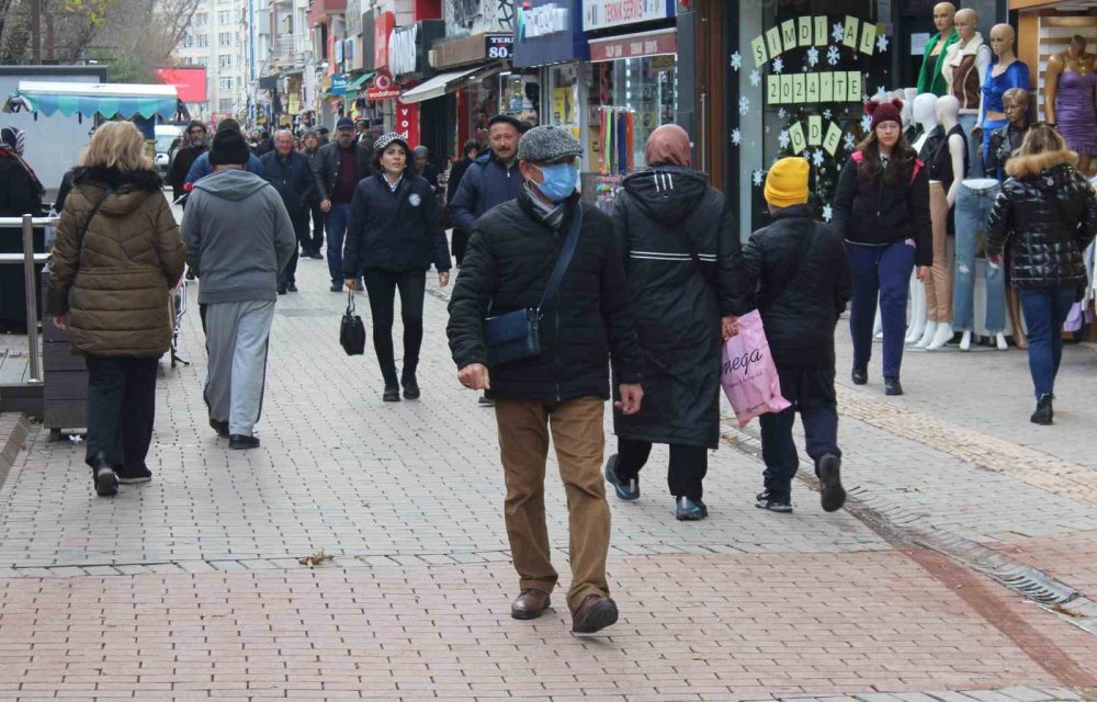 Eczacılardan Yeni Virüs Varyantlarına Karşı Maske Takma Tavsiyesi