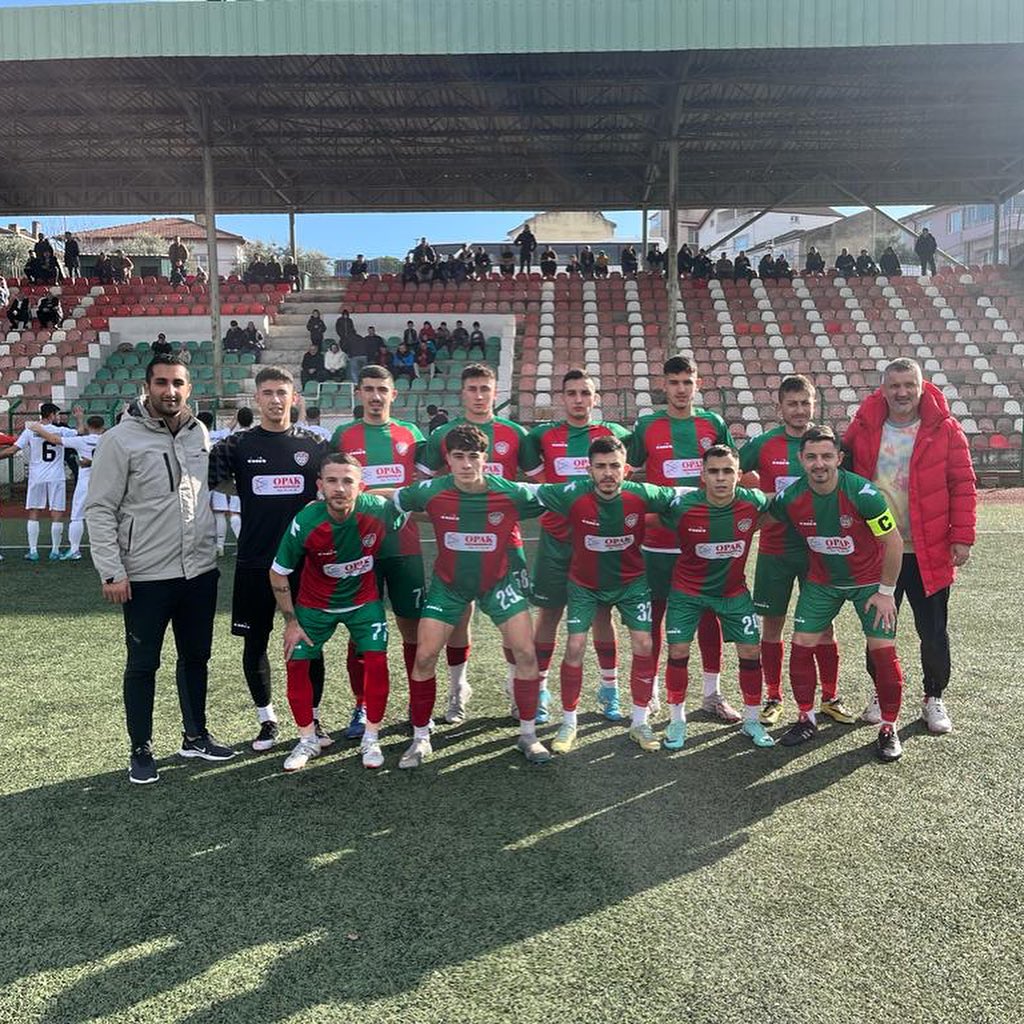 1308-osmaneli-belediyespor-grubunu-lider-tamamladi.jpg