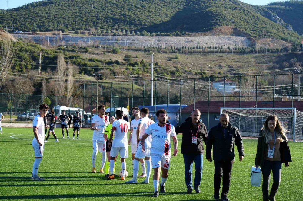 6 gollü Bilecikspor maçında ortalık karıştı!