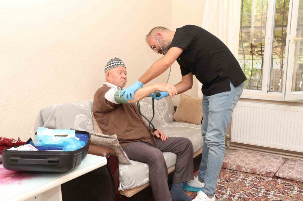 Yaşlı Çiftten Kazım Kurt’a Hayır Duası