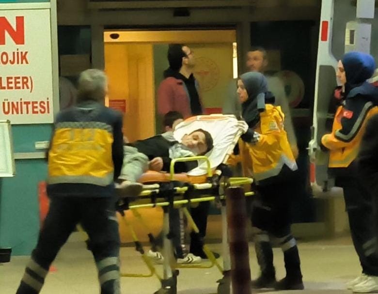 Alkollü Sürücü Şarampole Uçtu: 3 Yaralı